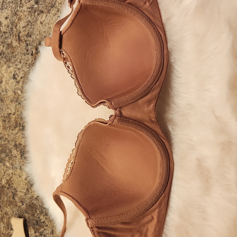 Victoria's Secret Bra - Picture 3 of 5